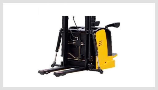 CDDK20 (6.5M) Special Heavy Duty type Stacker with strong chassis base and high load capacity at high lifting height.